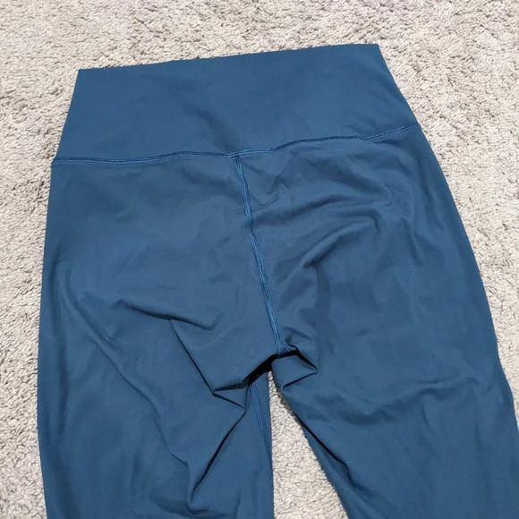 Everlane The Perform Regular Leggings in Blue Medium, Flawed - Picture 6 of 8